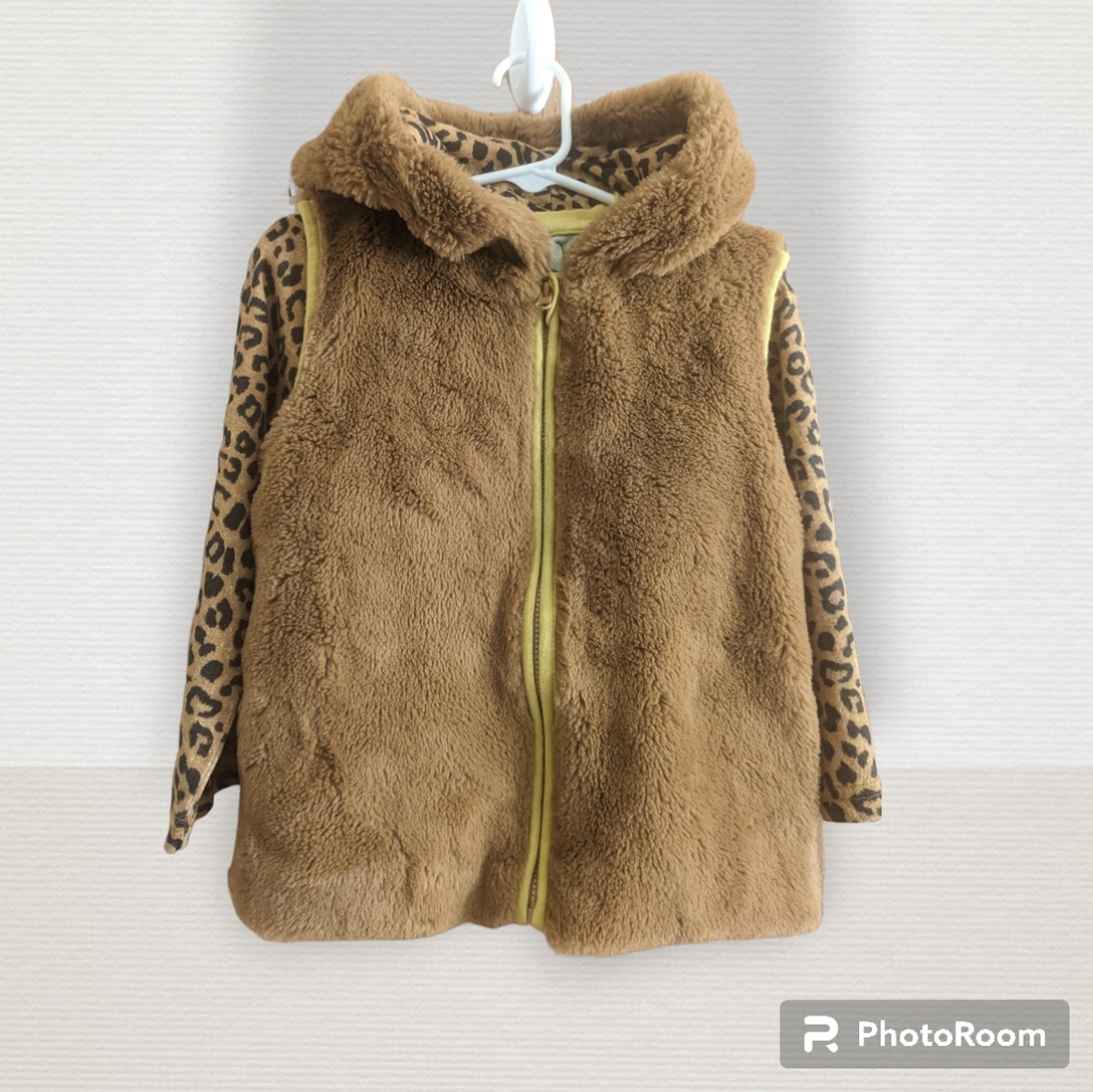 Lily & Dan Leopard Print Long Sleeve and Faux Fur Brown Sleeveless Vest, Size 4T